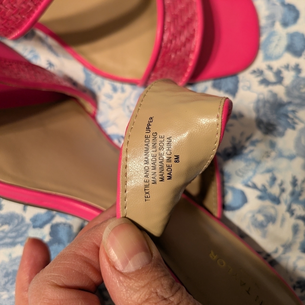 Stylish Pink Sandals - Picture 4 of 5